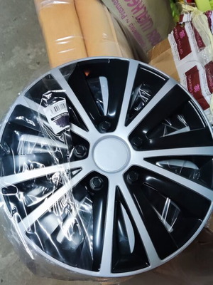 VW 13" Hubcaps new