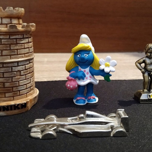 Decorative figurines like new, set