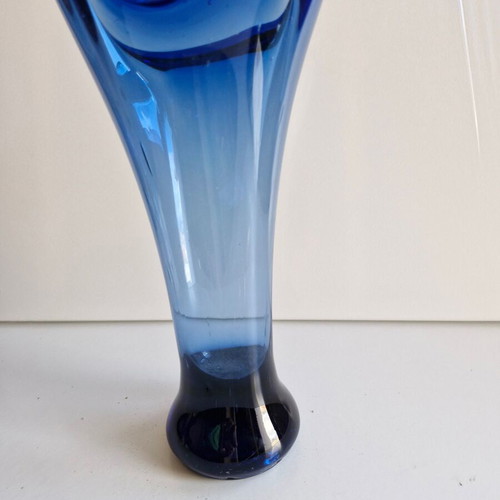 Blue glass vase vintage like new