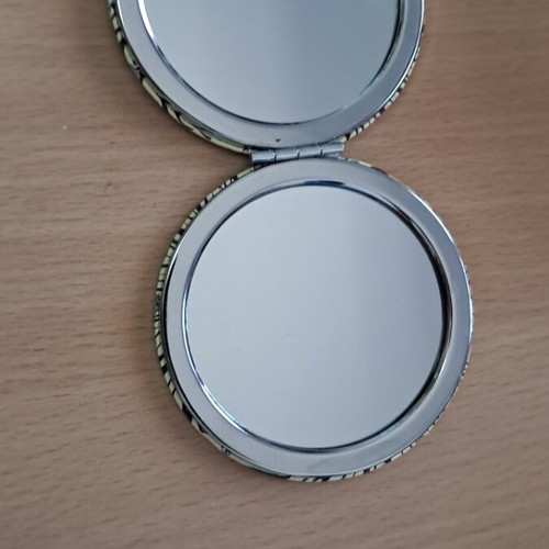 Pocket mirror like new
