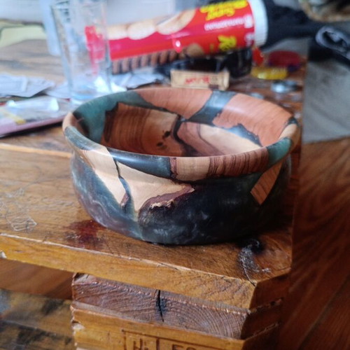 Handmade bowl with olive wood and resin