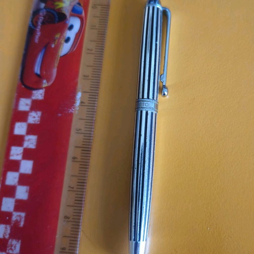 Mini metal pen like new