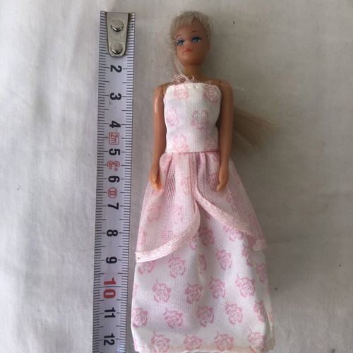 Vintage small fashion dolls like new, set of 5 with rubber heads