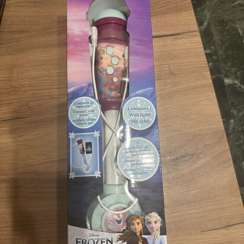 Frozen microphone used, with light