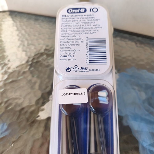 Oral B IQ replacement brush heads pack of 2 new