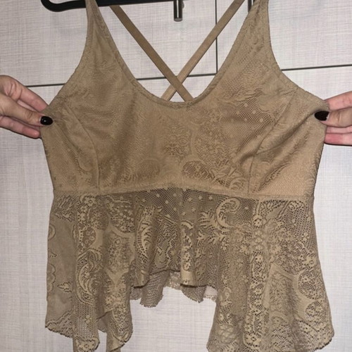 BSB T-shirt like new, beige, size L with back zipper