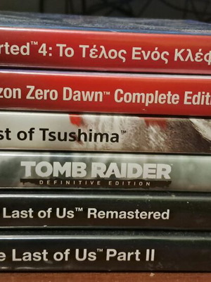 PS4 game bundle 6 games like new