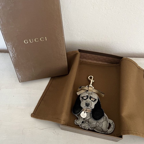 Gucci keychain new, brown