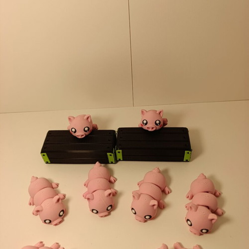 Flexi Pig 3D Printed Keychain new, pink articulated design