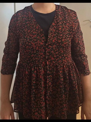 Primark lightweight semi-transparent floral shirt with buttons
