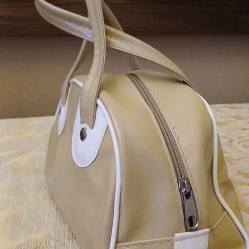 Vintage style bag beige with design like new