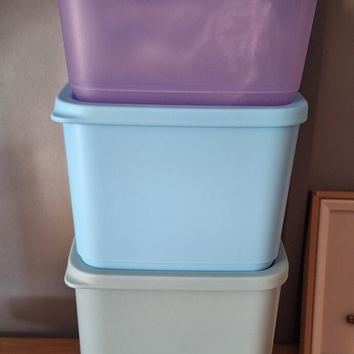 Tupperware set of 3 classic square containers, new