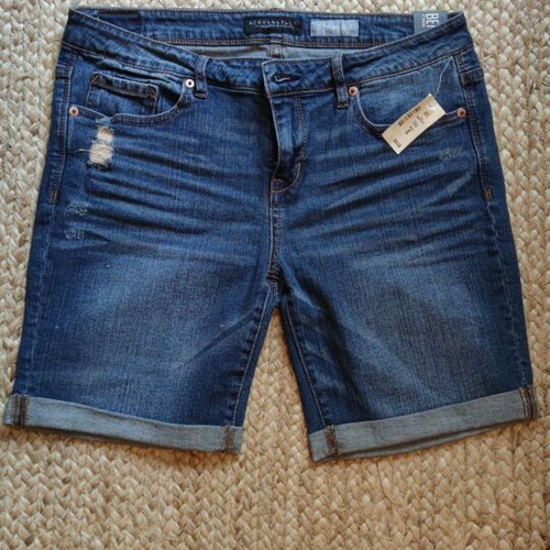 Aeropostale denim bermuda shorts new, size 40