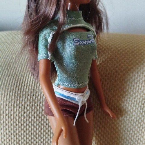 Barbie Cali Girl Summer doll like new with earth tone makeup