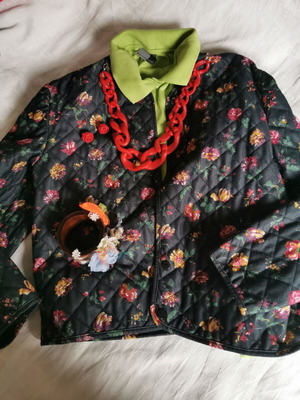 Women's quilted jacket with floral pattern