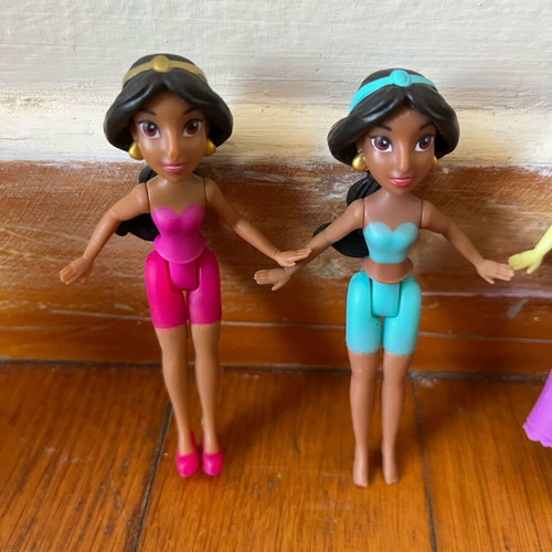 Disney princesses used, set of 2