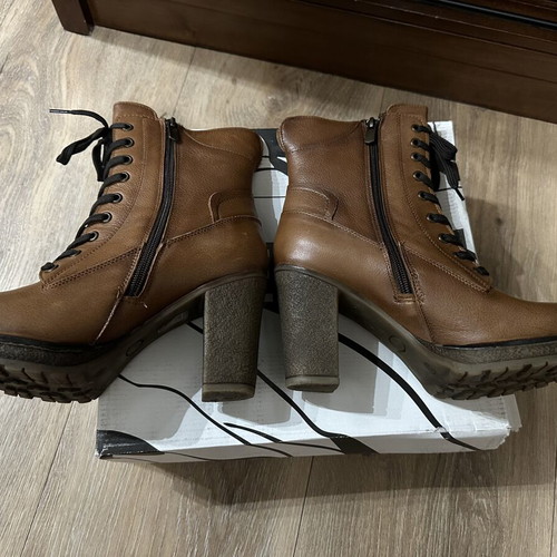Classico leather ankle boots with heel, size 39, brown
