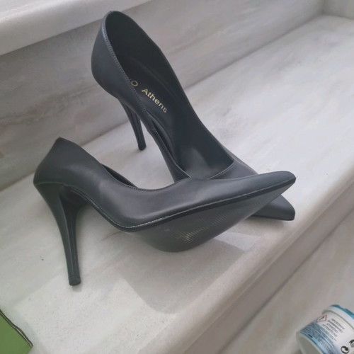 Women's pumps size 38 like new and worn 1-2 times