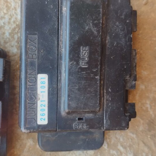 Kawasaki GPZ 400R/GPZ 500 fuse boxes used, single piece