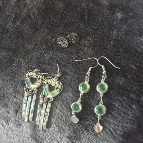 Set of earrings like new