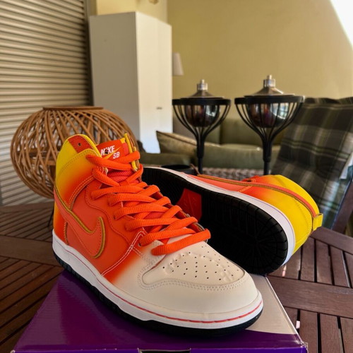 Nike Dunk High SB Sweet Tooth new, size 43, multicolor orange