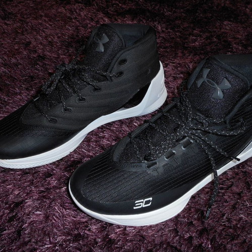Under Armour Curry 3 sneakers new, size 44.5, black