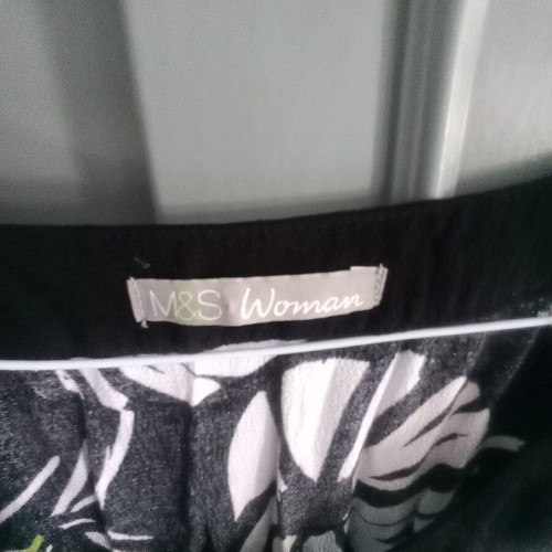 Summer dress M&S like new, black and white, size M