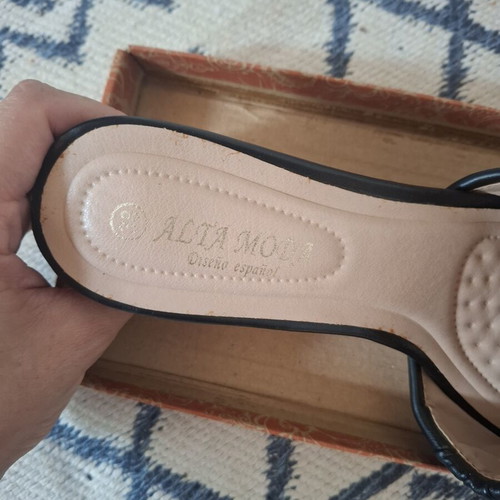 Black Alta Moda mules kitten heels size 38 like new