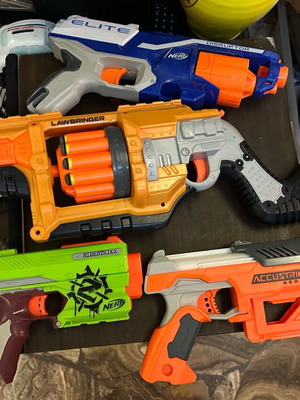 Nerf πακέτο μεταχειρισμένο με λίγα σφαιράκια