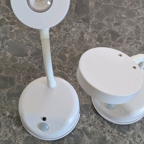 Set of 2 LED spotlights used with sensor and USB