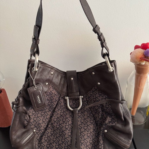 DKNY shoulder bag used, worn once