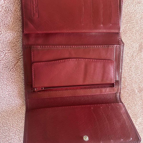 Leather wallet red like new