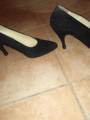 Γόβα κλασική μαύρη καστόρινη μεταχειρισμένη, 37, ψηλό τακούνι 10 πόντοι