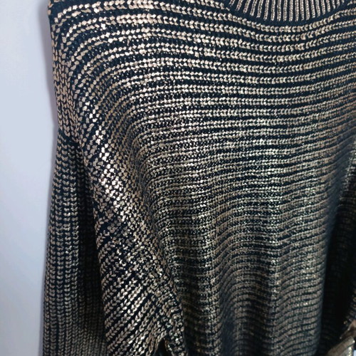 Dress with gold thread new, size M / 38 / 10
