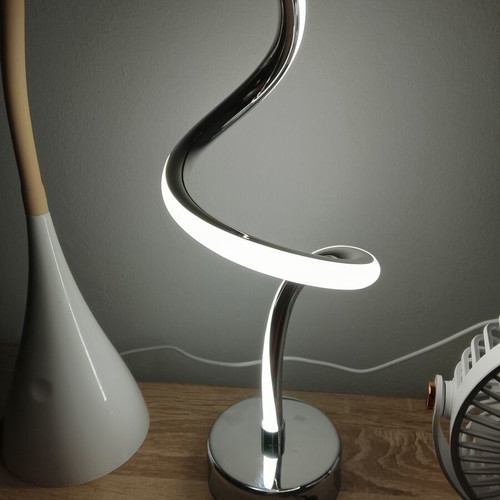 Modern LED table lamp with 3 white shades