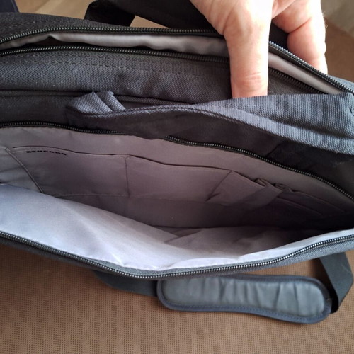 Tucano Laptop Bag like new, black, shoulder strap