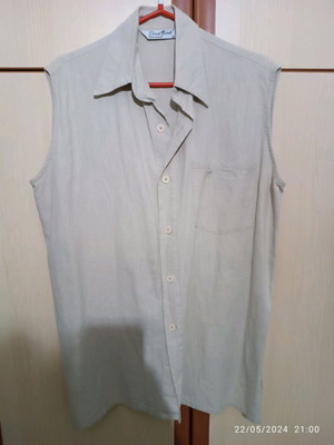 Linen vest used, loose fit, size L-XL, with small mark