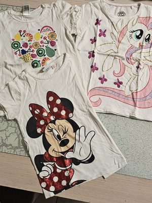 Girls' T-shirts set of 3 like new, ages 5-6