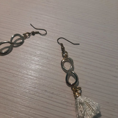 Earrings new with infinity shape, faux bijoux