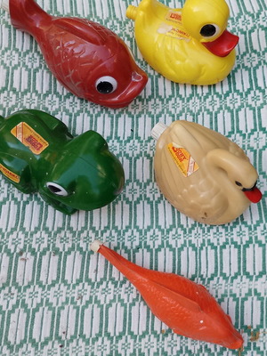 Looky Look bubble bath bottles used, set of frog, swan, duck, and fish