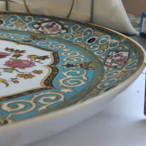 Vohenstrauss plate used, decorative with Oriole and floral design