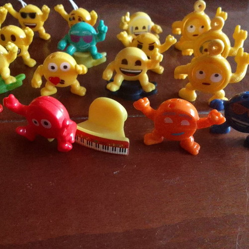 Kinder emoji figures like new, pack of 20 pieces