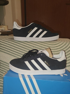 Adidas Originals Gazelle sneakers new, black with white details