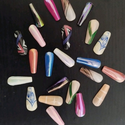 Fake plastic nails like new with base and clear polish