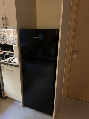 Ψυγειοκαταψύκτης Hisense σαν καινούργιος, 55x53x143 εκ.