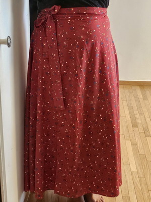 Floral skirt with belt, adjustable S to L, red multicolor