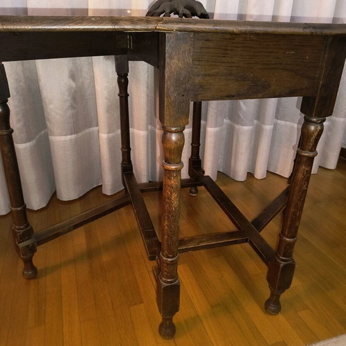 Rectangular folding antique table like new
