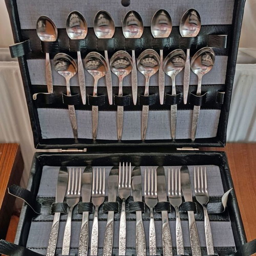 Vintage Russian cutlery set in case, new