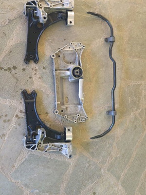 Bridge with control arms and used anti-roll bar from Golf 5 Tsi
