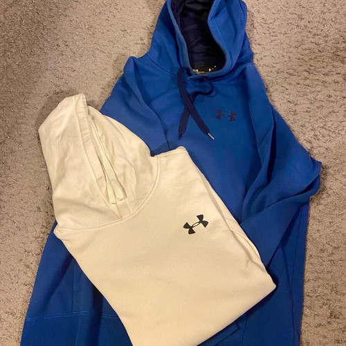 Under Armour hoodies used, medium size, white and blue, pack of 2